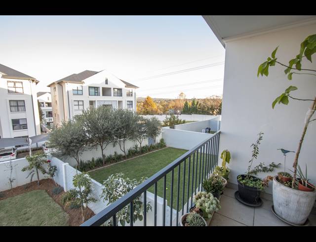 3 BEDROOM APARTMENT RENTED IN BRYANSTON